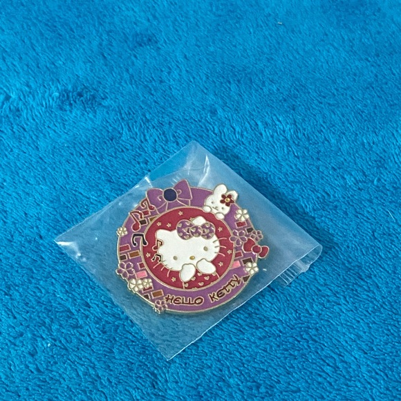 Hello Kitty Bundle - Picture 4 of 10